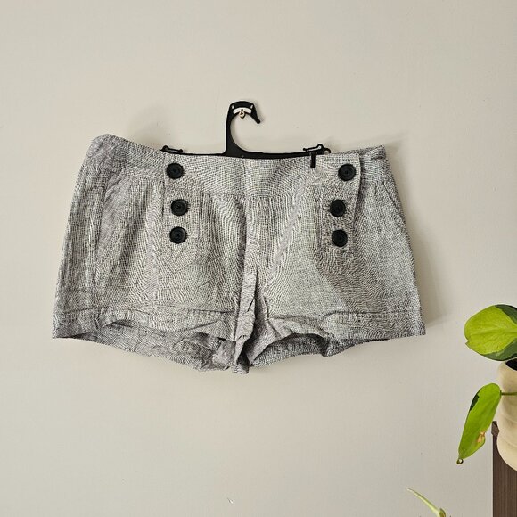 Express Linen Shorts - Picture 1 of 3